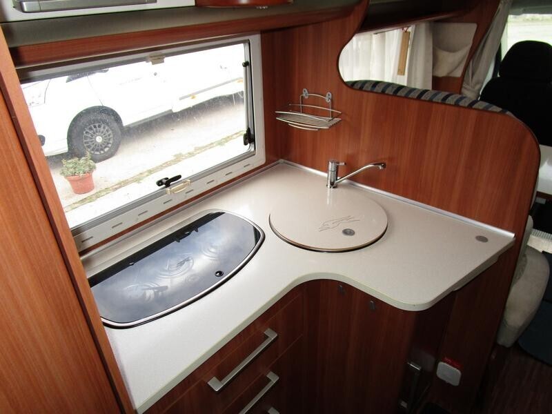 Laika X710 R con garage Ducato 3.0 160cv del 2010