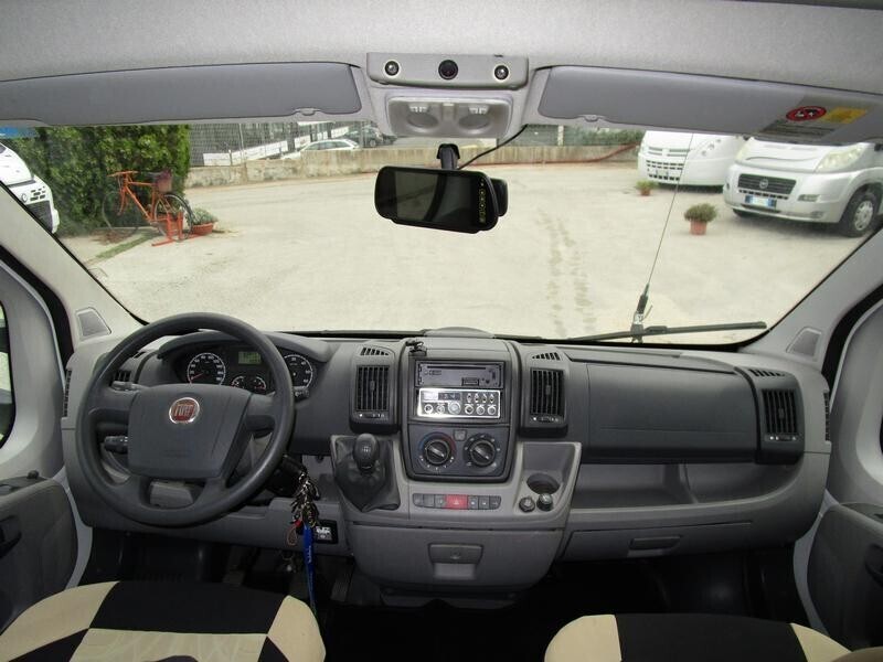 Laika X710 R con garage Ducato 3.0 160cv del 2010