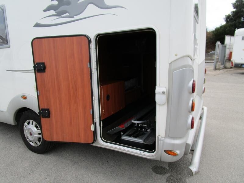 Laika X710 R con garage Ducato 3.0 160cv del 2010