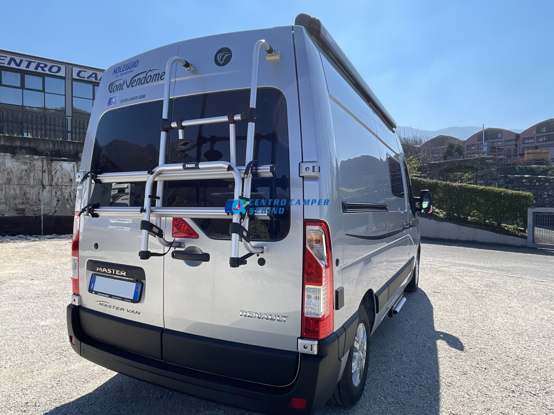 Font Vendôme Master Van XS campervan 5,50m 3 posti