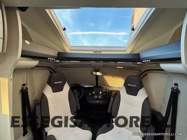 CHAUSSON TITANIUM 644 AUTOMATICO MY '21 699 CM 5 P