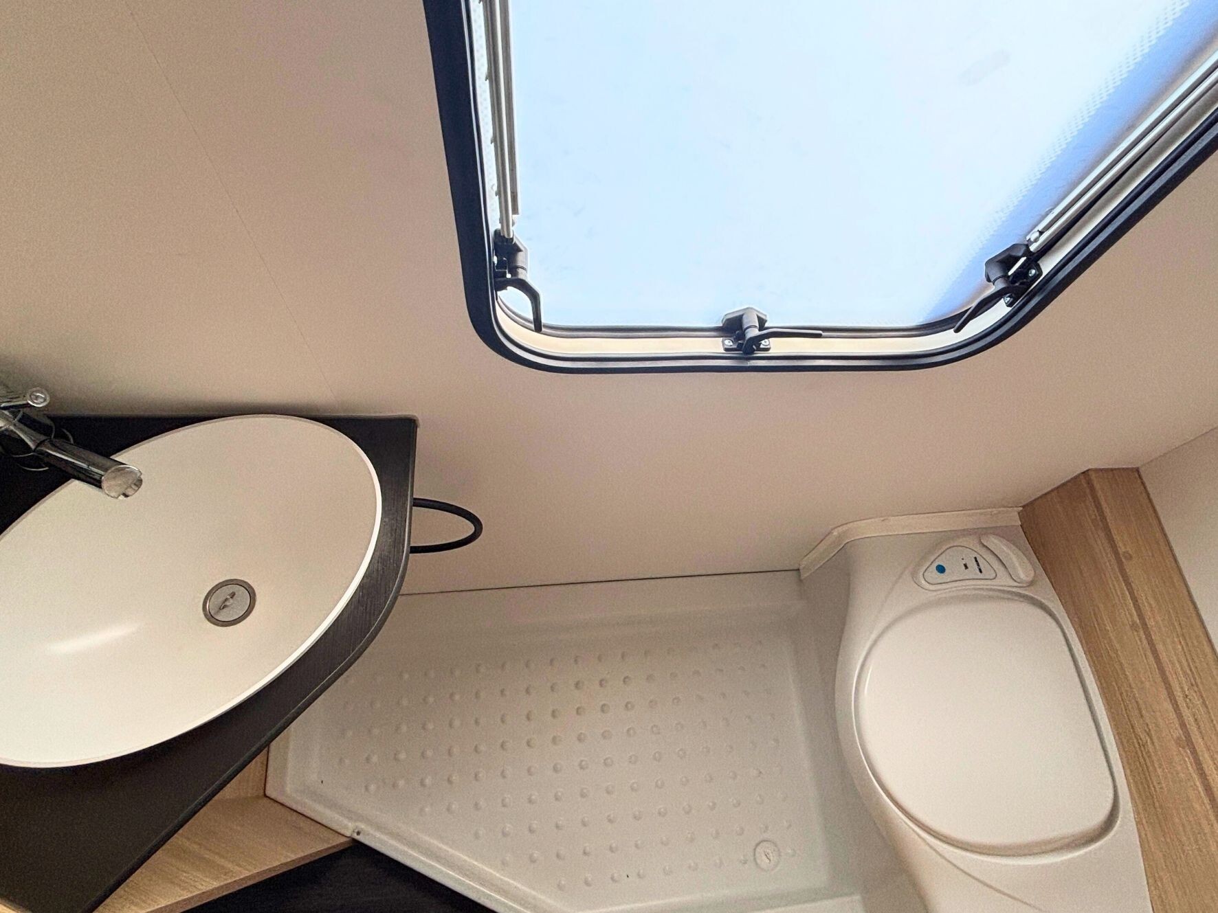Caravelair CARAVELARI ALBA 496 kg. 1200 tagra XA86