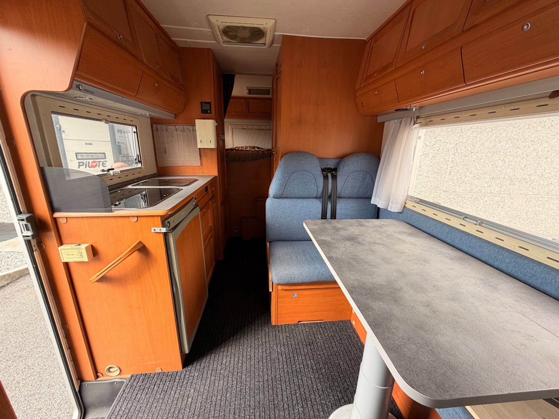 CAMPER MANSARDATO Adria 660 DP CON LETTO TRASVERSA