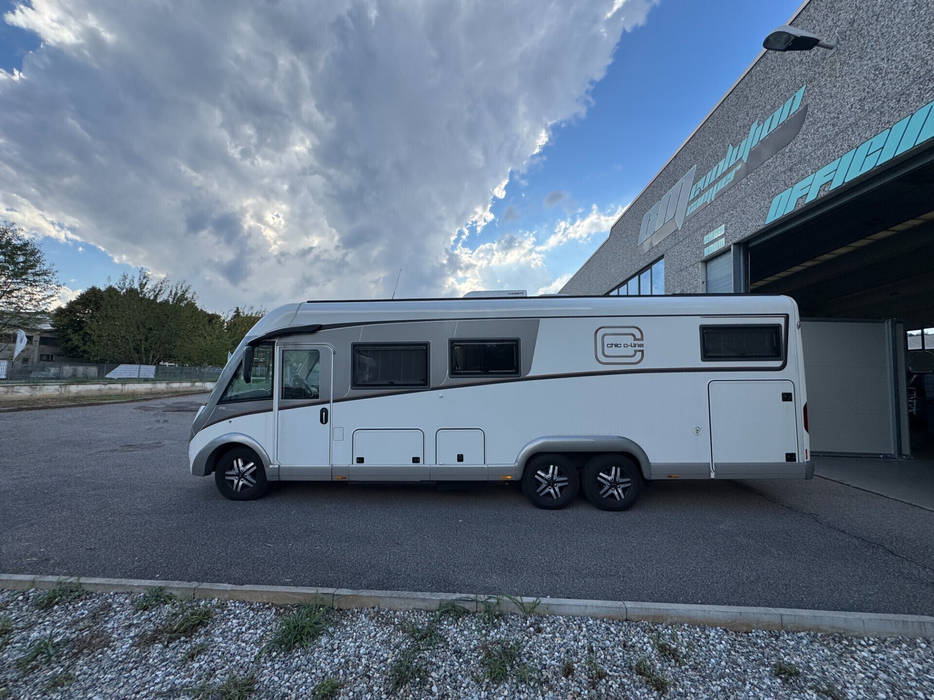 MOTORHOME Carthago C LINE I 5.9 XL LE CON LETTI GE