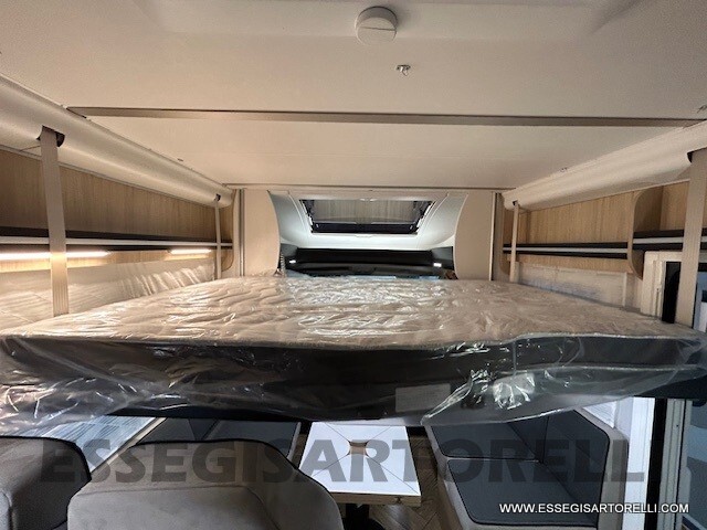 CHAUSSON 724 BASCULANTE AZIENDALE 04/2025 KM 14.40