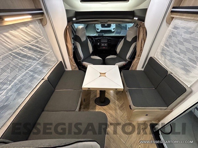 CHAUSSON 724 BASCULANTE AZIENDALE 04/2025 KM 14.40