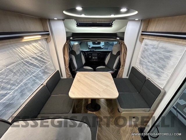 CHAUSSON 724 BASCULANTE AZIENDALE 04/2025 KM 14.40