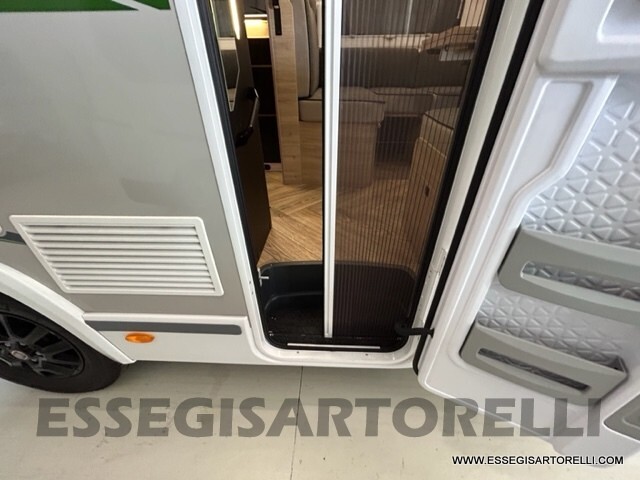 CHAUSSON 724 BASCULANTE AZIENDALE 04/2025 KM 14.40