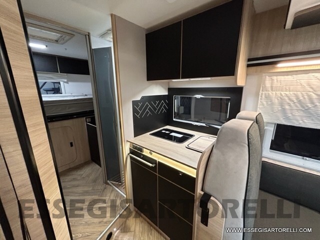 CHAUSSON 724 BASCULANTE AZIENDALE 04/2025 KM 14.40