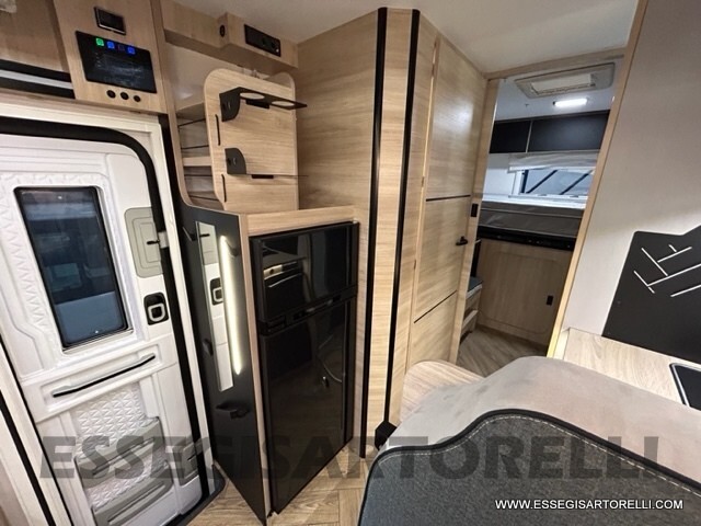 CHAUSSON 724 BASCULANTE AZIENDALE 04/2025 KM 14.40