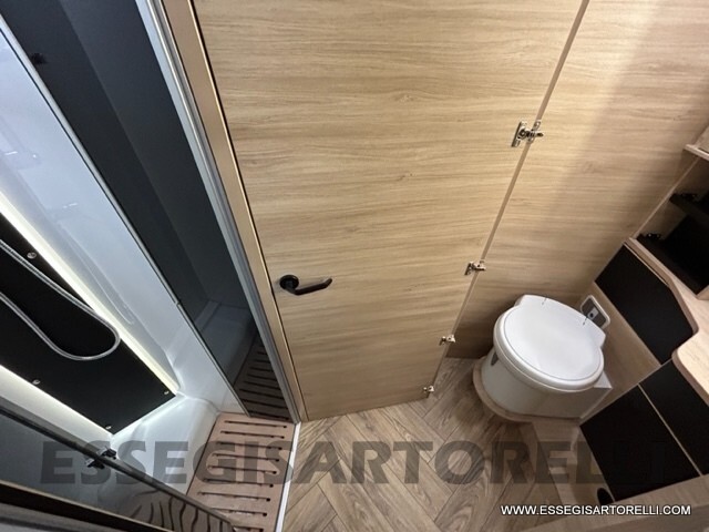 CHAUSSON 724 BASCULANTE AZIENDALE 04/2025 KM 14.40