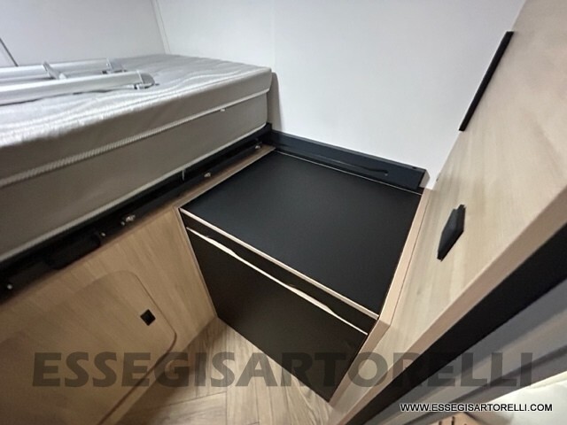 CHAUSSON 724 BASCULANTE AZIENDALE 04/2025 KM 14.40