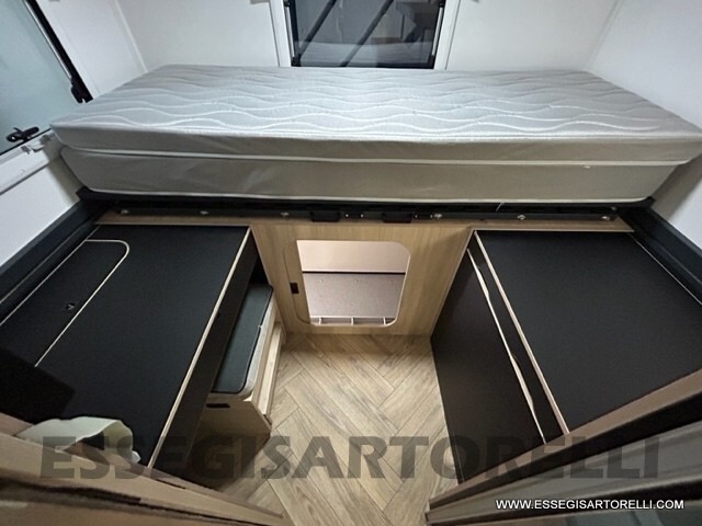 CHAUSSON 724 BASCULANTE AZIENDALE 04/2025 KM 14.40