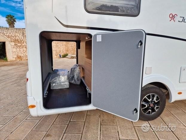 Noleggio camper nuovo 4 posti letto
