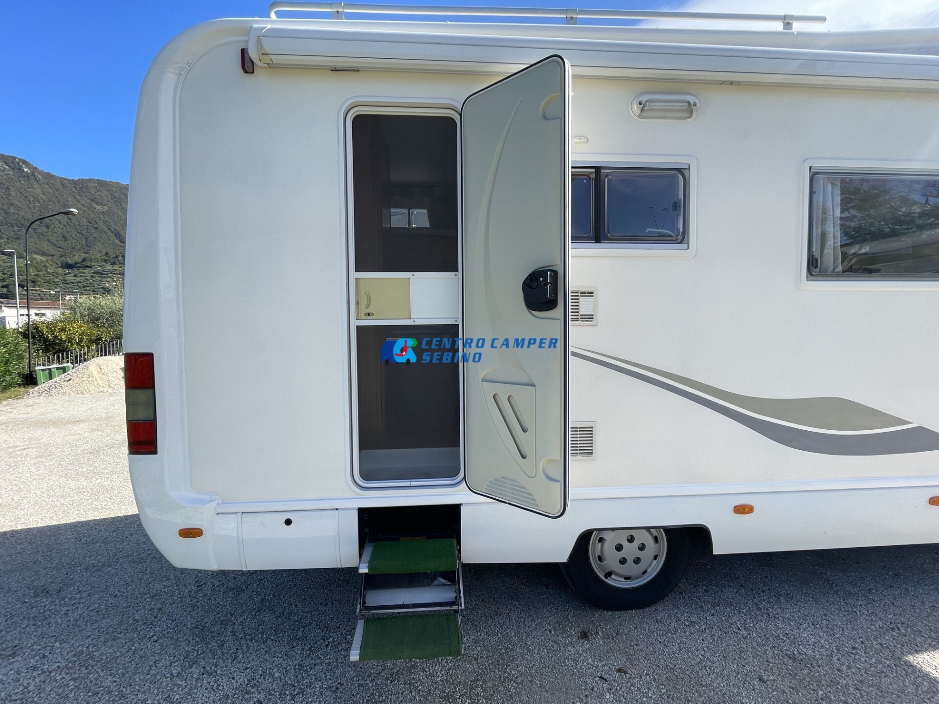 Elnagh Joxy 11 camper mansardato 7 mt doppio tavol