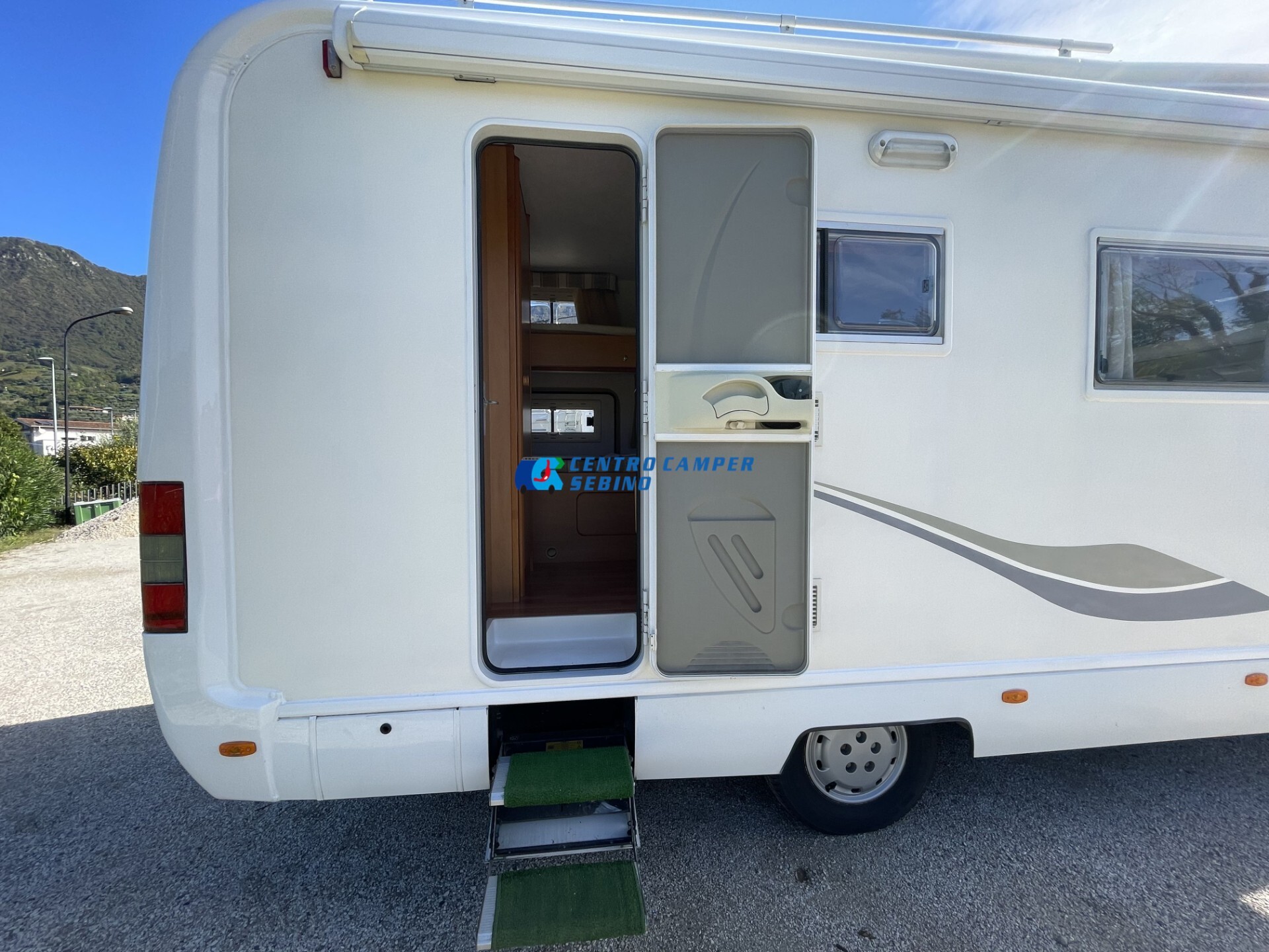 Elnagh Joxy 11 camper mansardato 7 mt doppio tavol