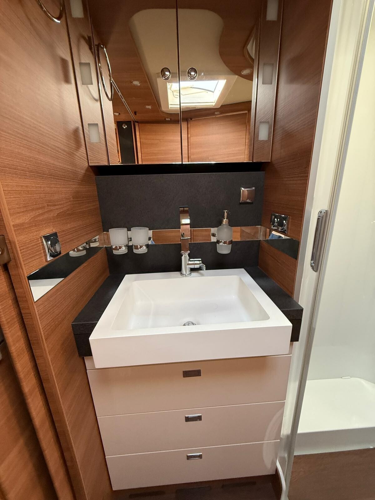Carthago CHIC C-LINE I 5.9 XL LE MOTORHOME 3 ASSI 