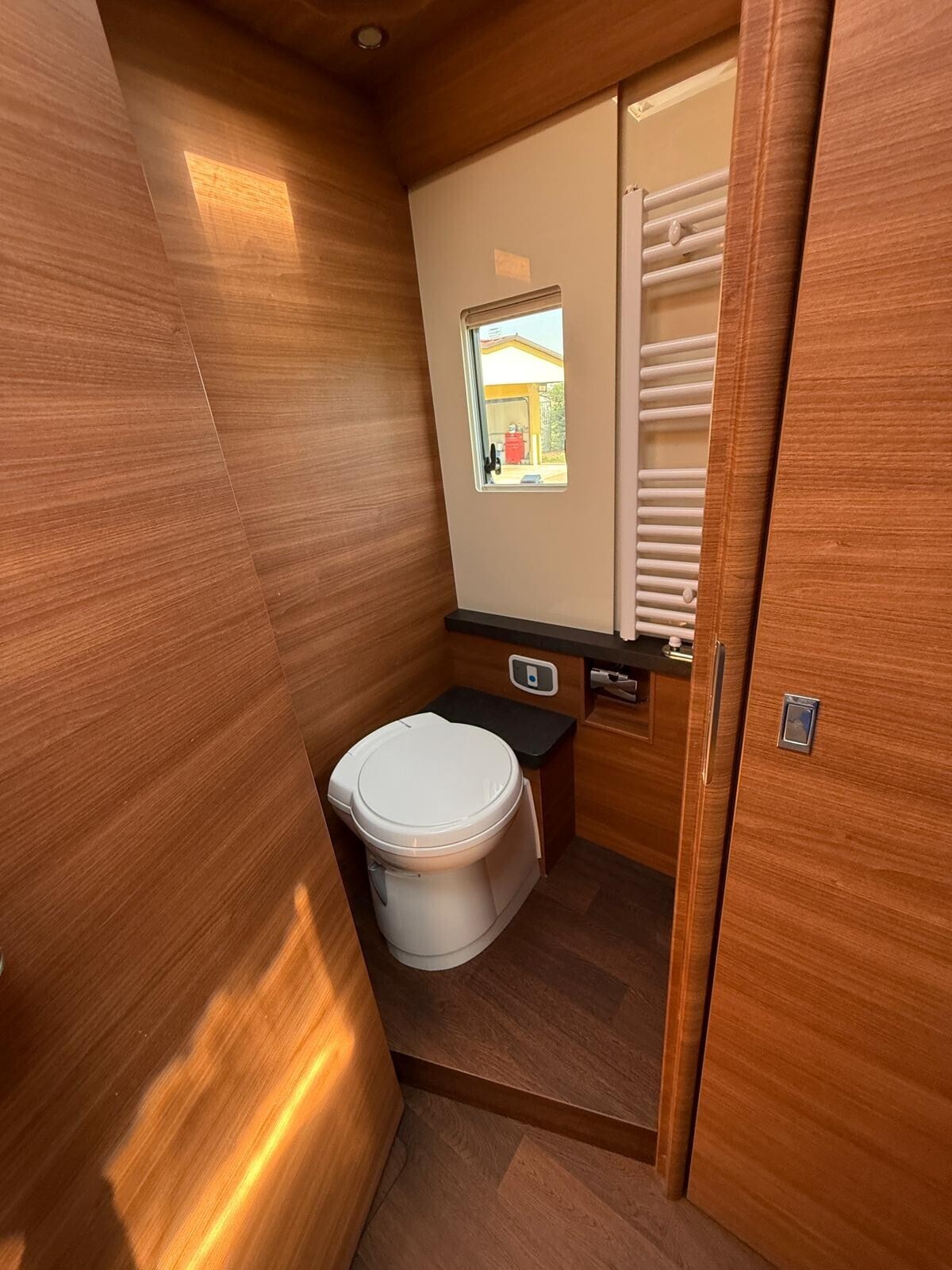 Carthago CHIC C-LINE I 5.9 XL LE MOTORHOME 3 ASSI 