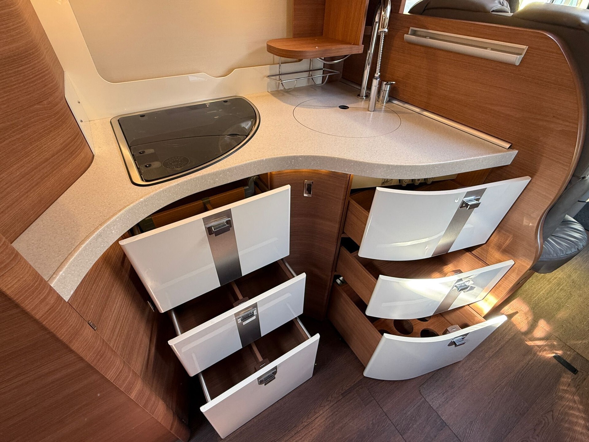 Carthago CHIC C-LINE I 5.9 XL LE MOTORHOME 3 ASSI 