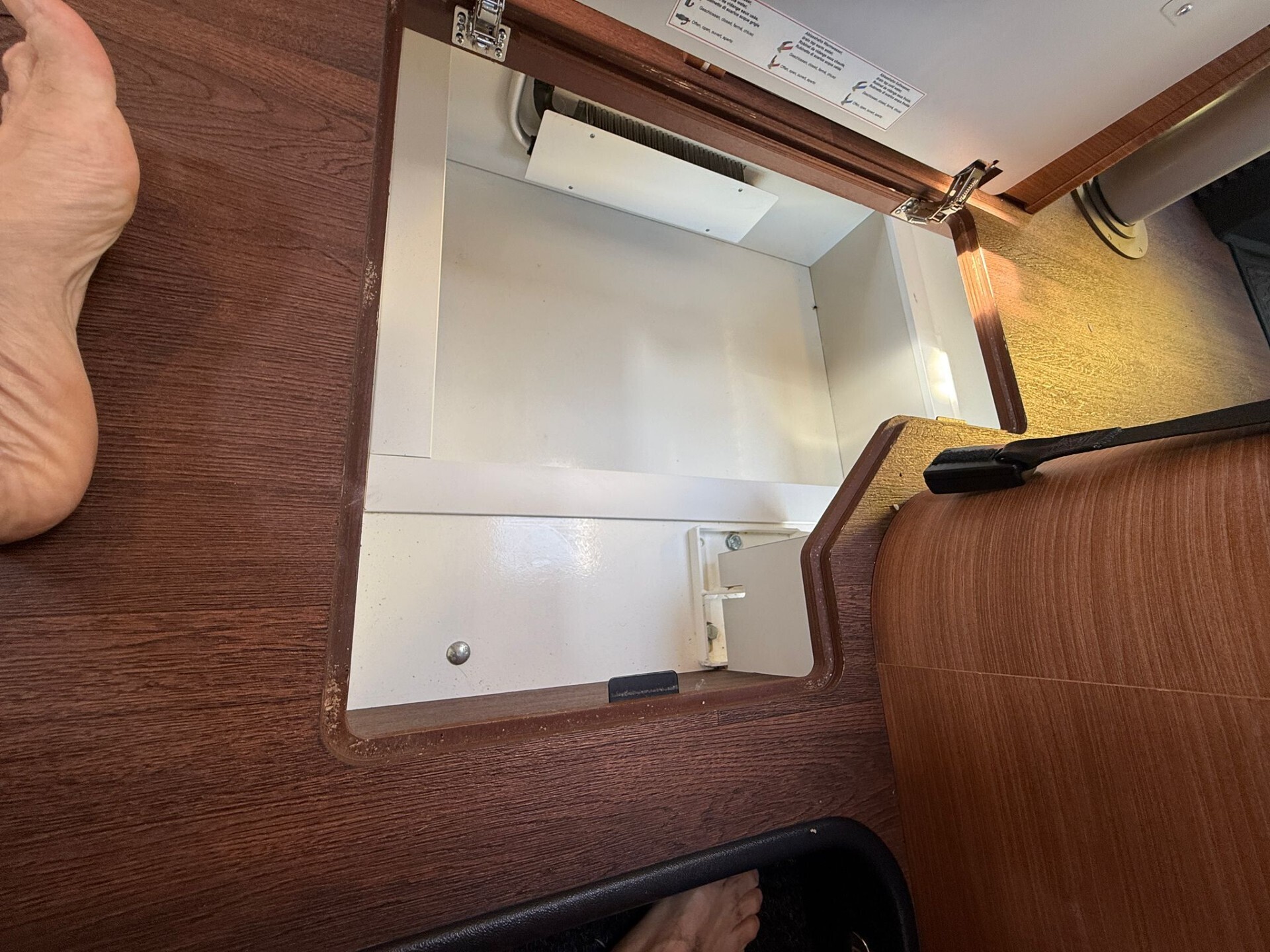 Carthago CHIC C-LINE I 5.9 XL LE MOTORHOME 3 ASSI 