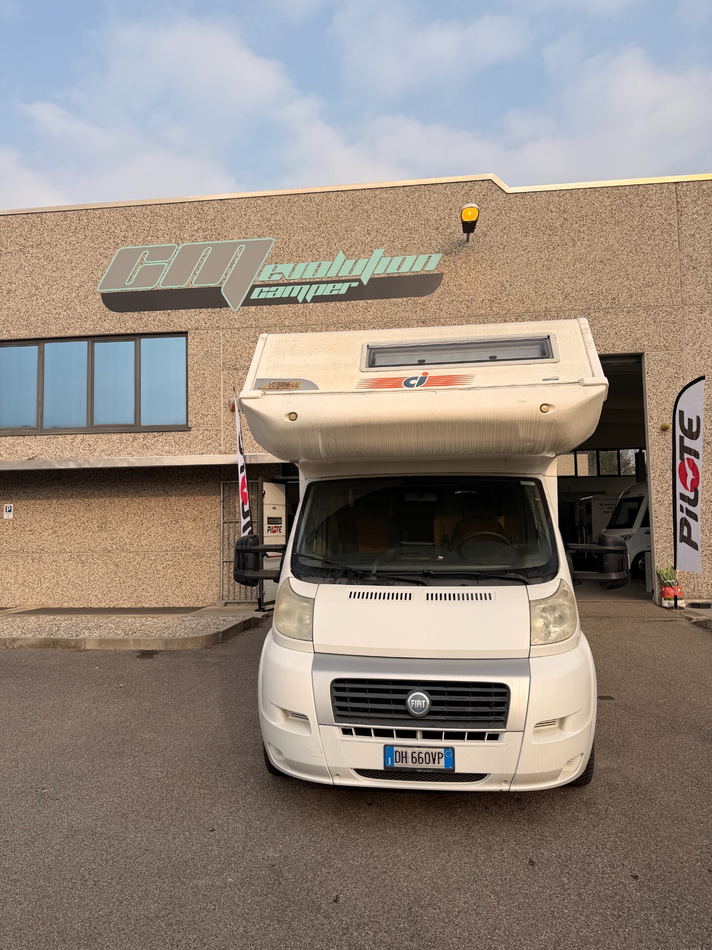 Ci International RIVIERA GT