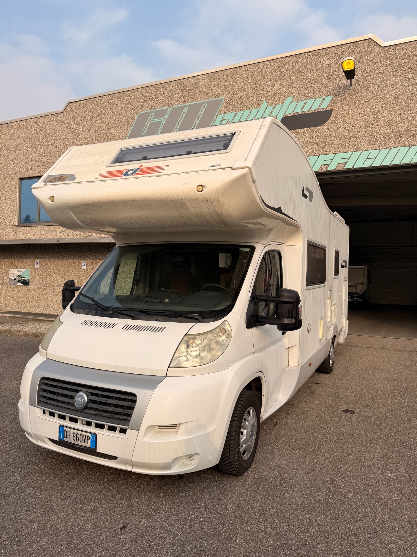 Ci International RIVIERA GT