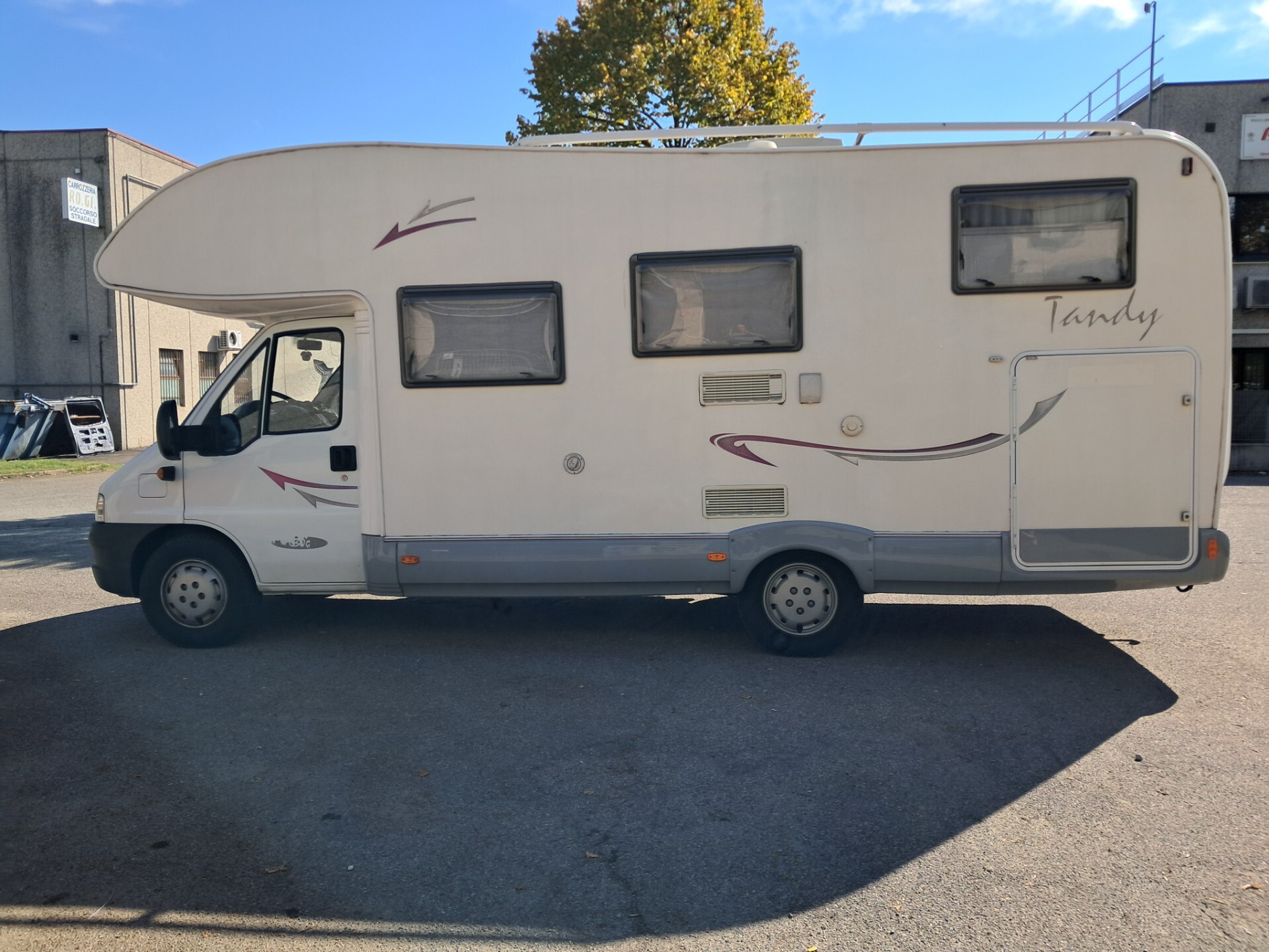 Mclouis Tandy 630 Garage