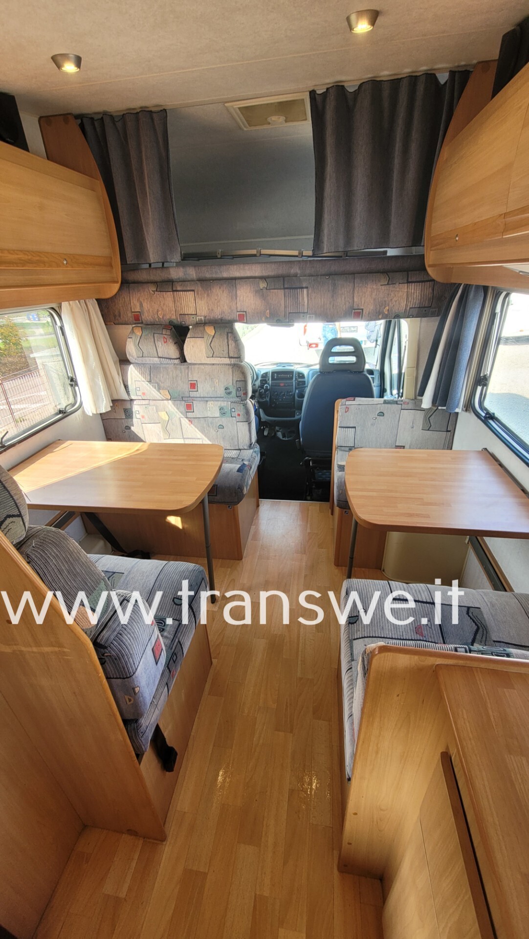 Elnagh Big Marlin camper 7 posti doppio tavolo