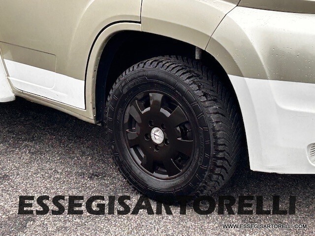 BURSTNER IXEO 666 SEMINTEGRAEL BASCULANTE DOPPIO C