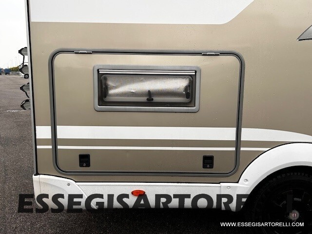 BURSTNER IXEO 666 SEMINTEGRAEL BASCULANTE DOPPIO C