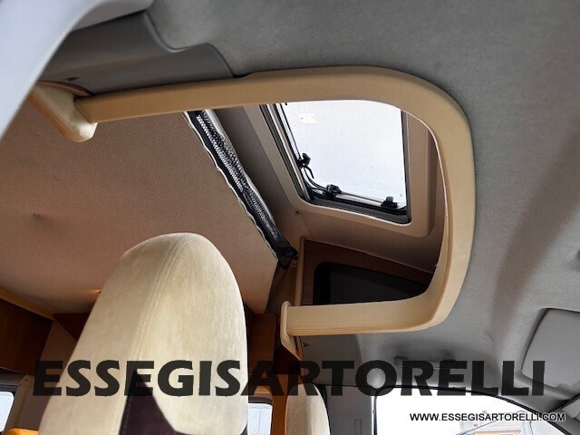 BURSTNER IXEO 666 SEMINTEGRAEL BASCULANTE DOPPIO C