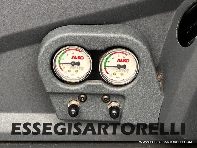 BURSTNER IXEO 666 SEMINTEGRAEL BASCULANTE DOPPIO C