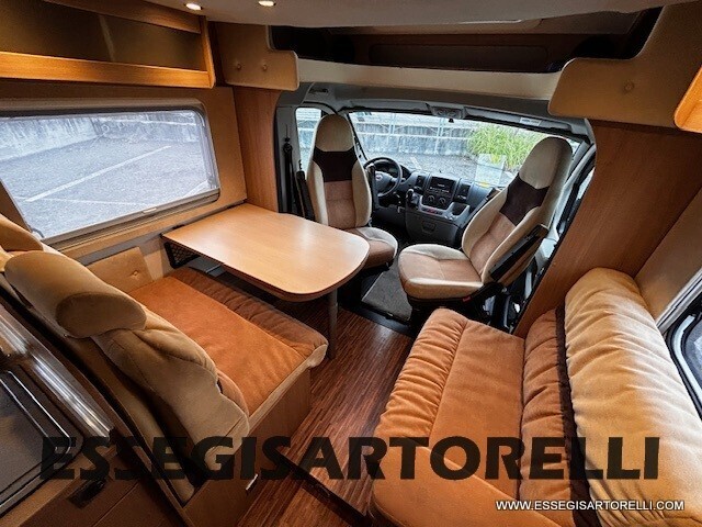 BURSTNER IXEO 666 SEMINTEGRAEL BASCULANTE DOPPIO C