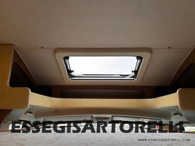 BURSTNER IXEO 666 SEMINTEGRAEL BASCULANTE DOPPIO C