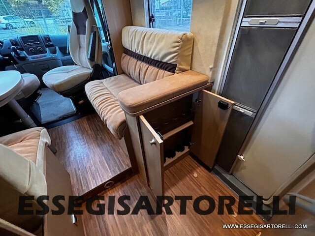 BURSTNER IXEO 666 SEMINTEGRAEL BASCULANTE DOPPIO C