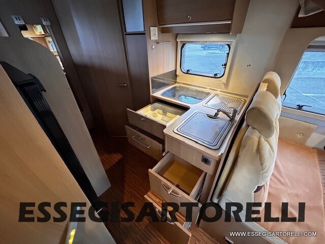 BURSTNER IXEO 666 SEMINTEGRAEL BASCULANTE DOPPIO C