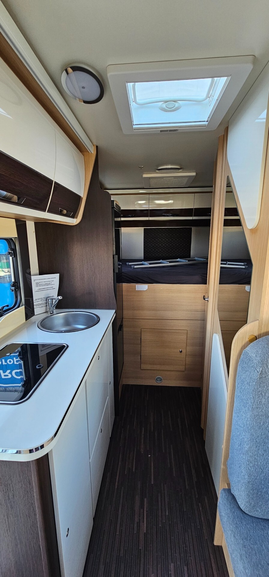 AUTOCARAVAN MC LOUIS GLAMYS 226 GARAGE