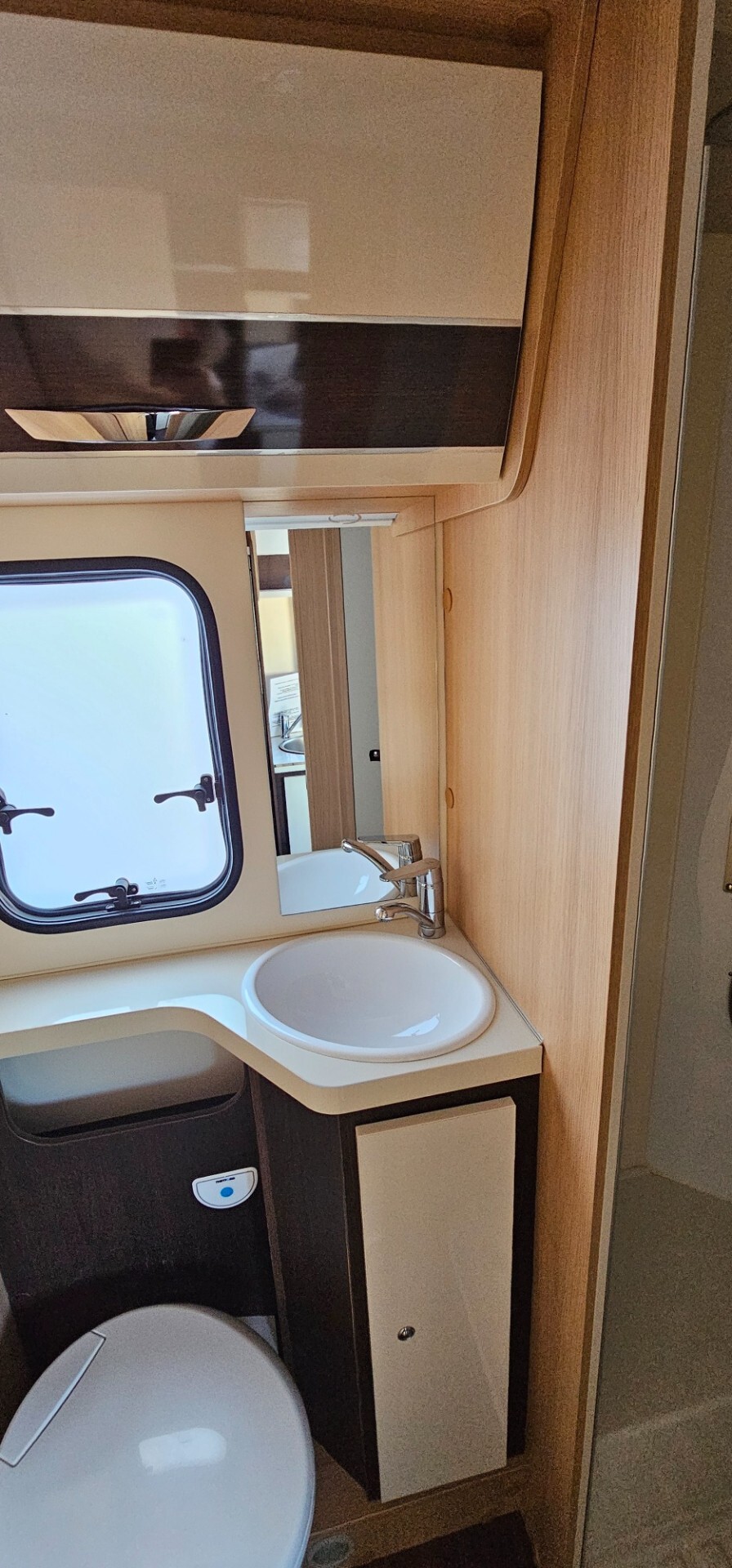 AUTOCARAVAN MC LOUIS GLAMYS 226 GARAGE