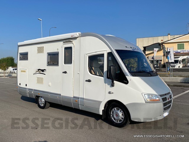 LAIKA REXOSLINE 650 MOTORHOME 677 CM GARAGE 160 CV