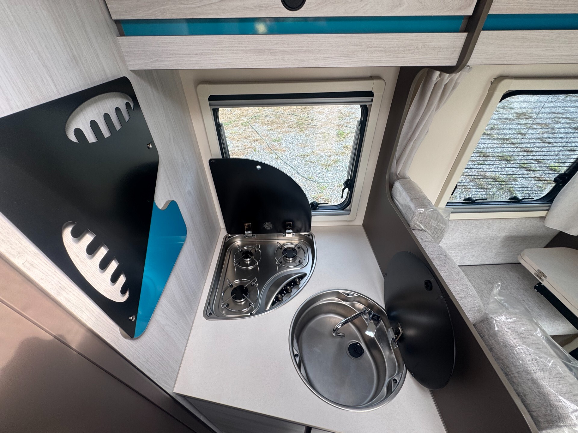 CAMPER MANSARDATO XGO XCAMP 695 CON LETTI GEMELLI