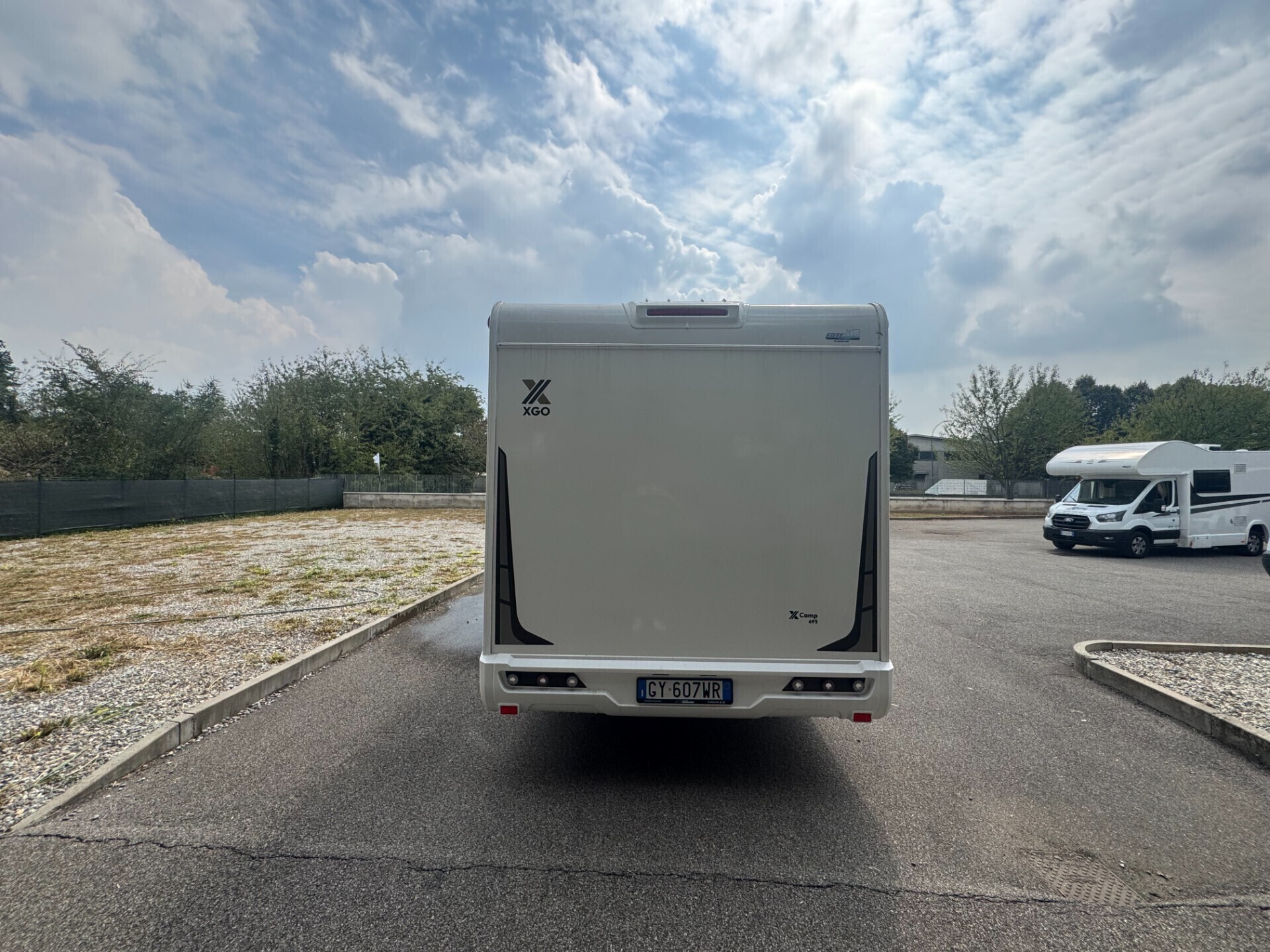 CAMPER MANSARDATO XGO XCAMP 695 CON LETTI GEMELLI