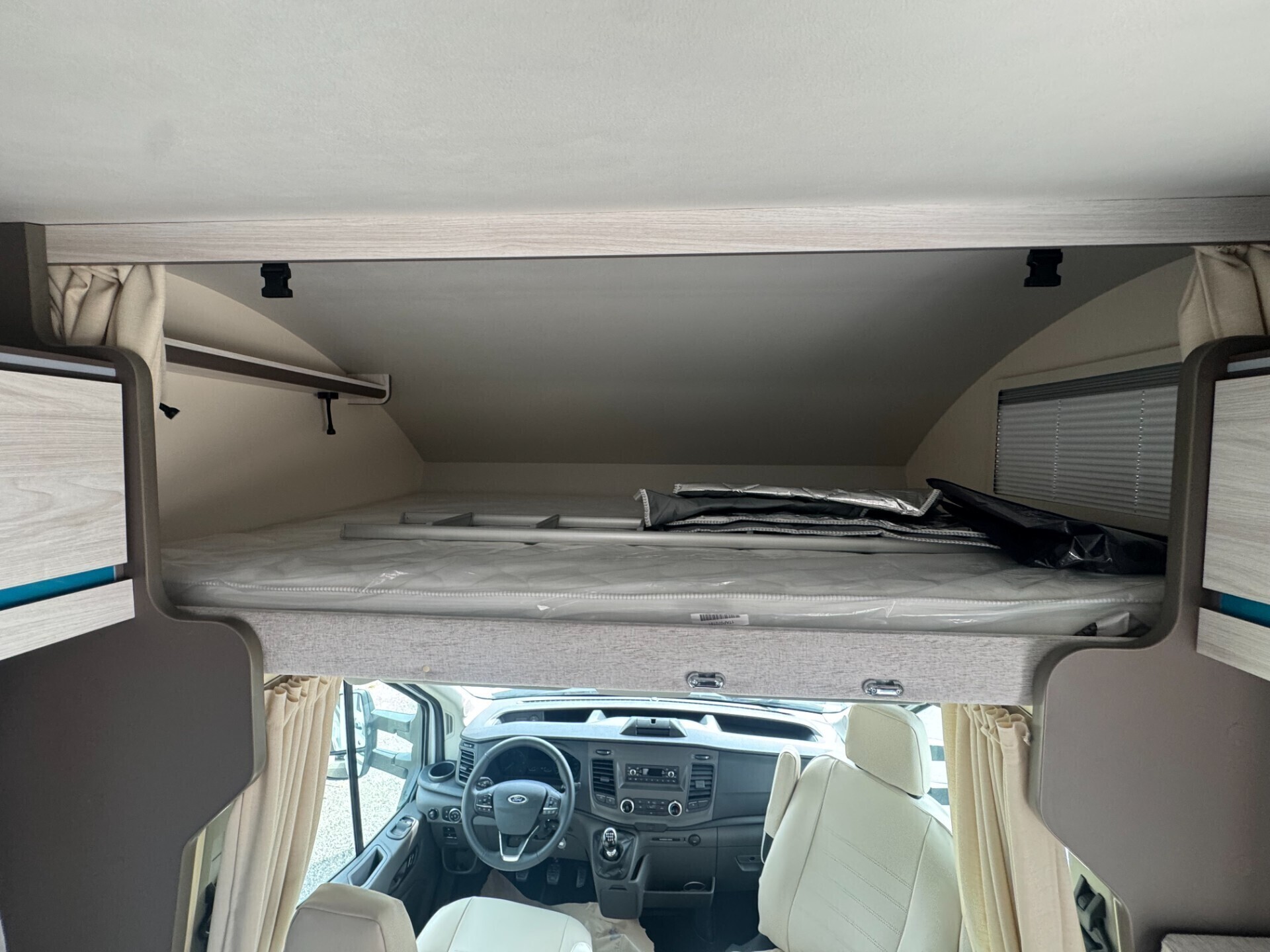 CAMPER MANSARDATO XGO XCAMP 695 CON LETTI GEMELLI