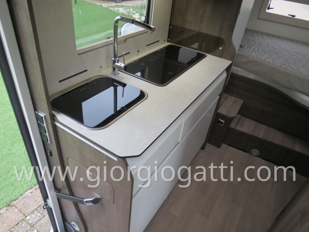 CAMPER MOTORHOME BENIMAR AMPHITRYON 940 POSTI 5 CO