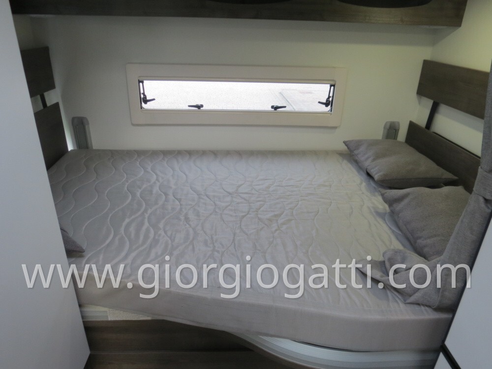 CAMPER MOTORHOME BENIMAR AMPHITRYON 940 POSTI 5 CO