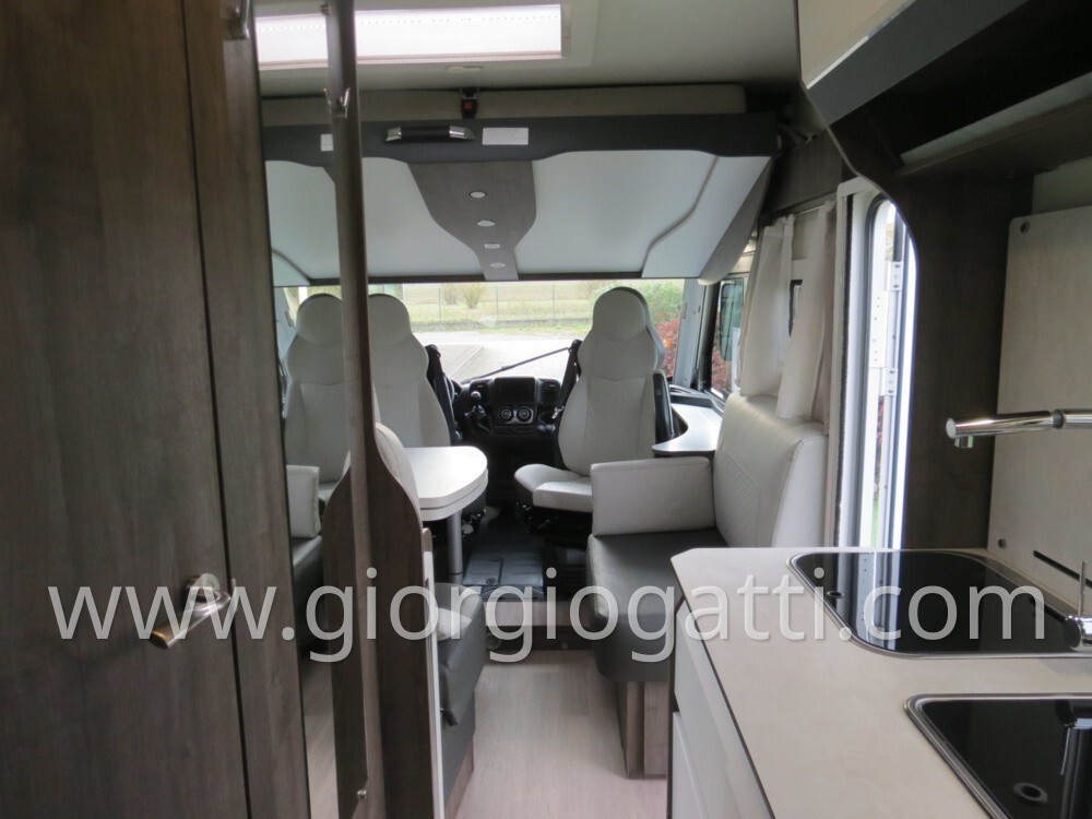 CAMPER MOTORHOME BENIMAR AMPHITRYON 940 POSTI 5 CO
