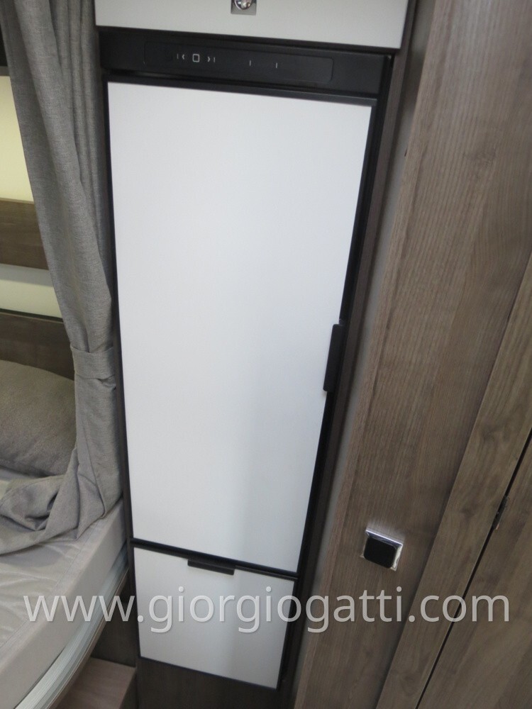 CAMPER MOTORHOME BENIMAR AMPHITRYON 940 POSTI 5 CO