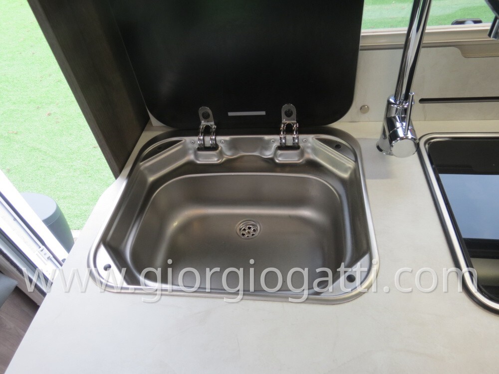 CAMPER MOTORHOME BENIMAR AMPHITRYON 940 POSTI 5 CO