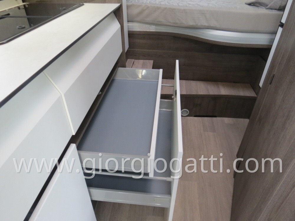 CAMPER MOTORHOME BENIMAR AMPHITRYON 940 POSTI 5 CO