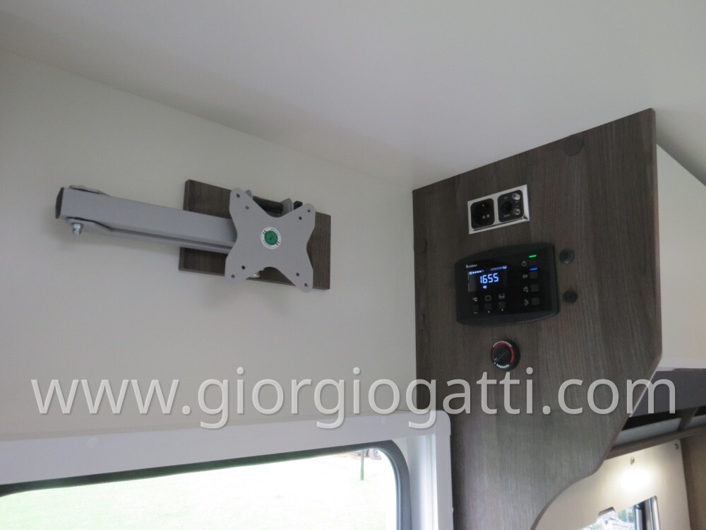 CAMPER MOTORHOME BENIMAR AMPHITRYON 940 POSTI 5 CO