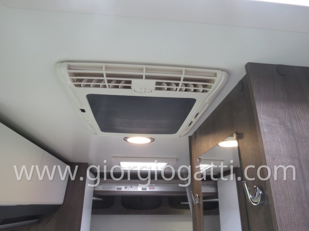 CAMPER MOTORHOME BENIMAR AMPHITRYON 940 POSTI 5 CO